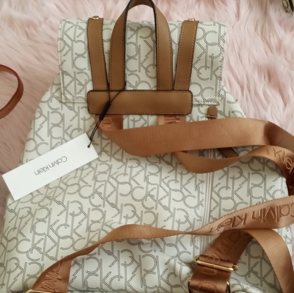 Back pack - Picture 2 of 2